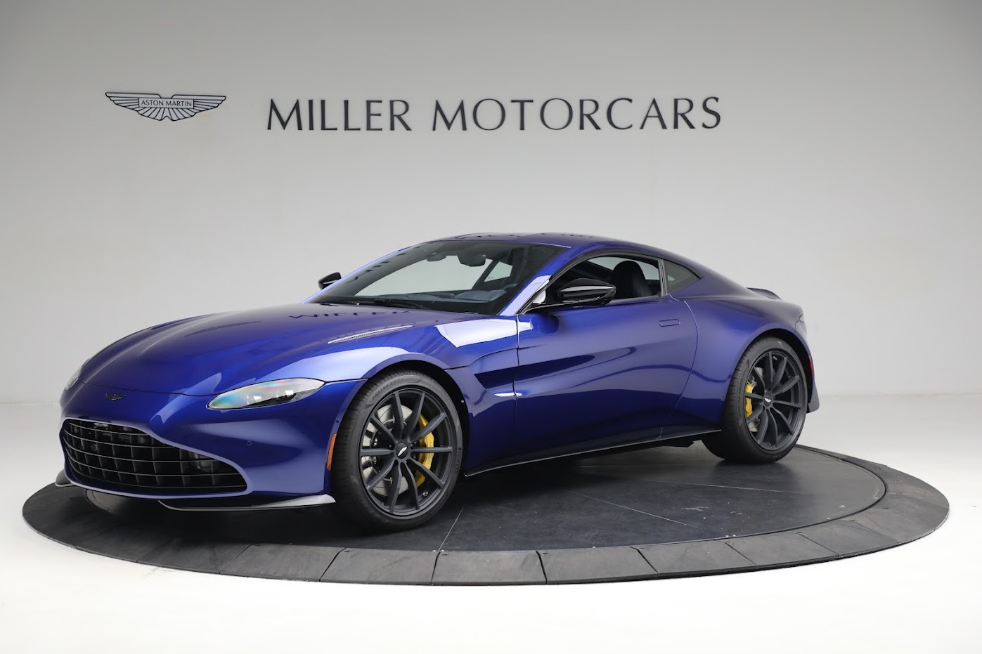 New 2023 Aston Martin Vantage V8 for sale $203,286 at Pagani of Greenwich in Greenwich CT 06830 1