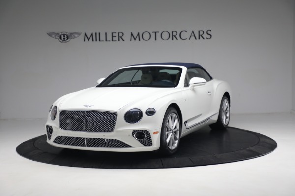 Used 2021 Bentley Continental GTC V8 for sale Call for price at Pagani of Greenwich in Greenwich CT 06830 15