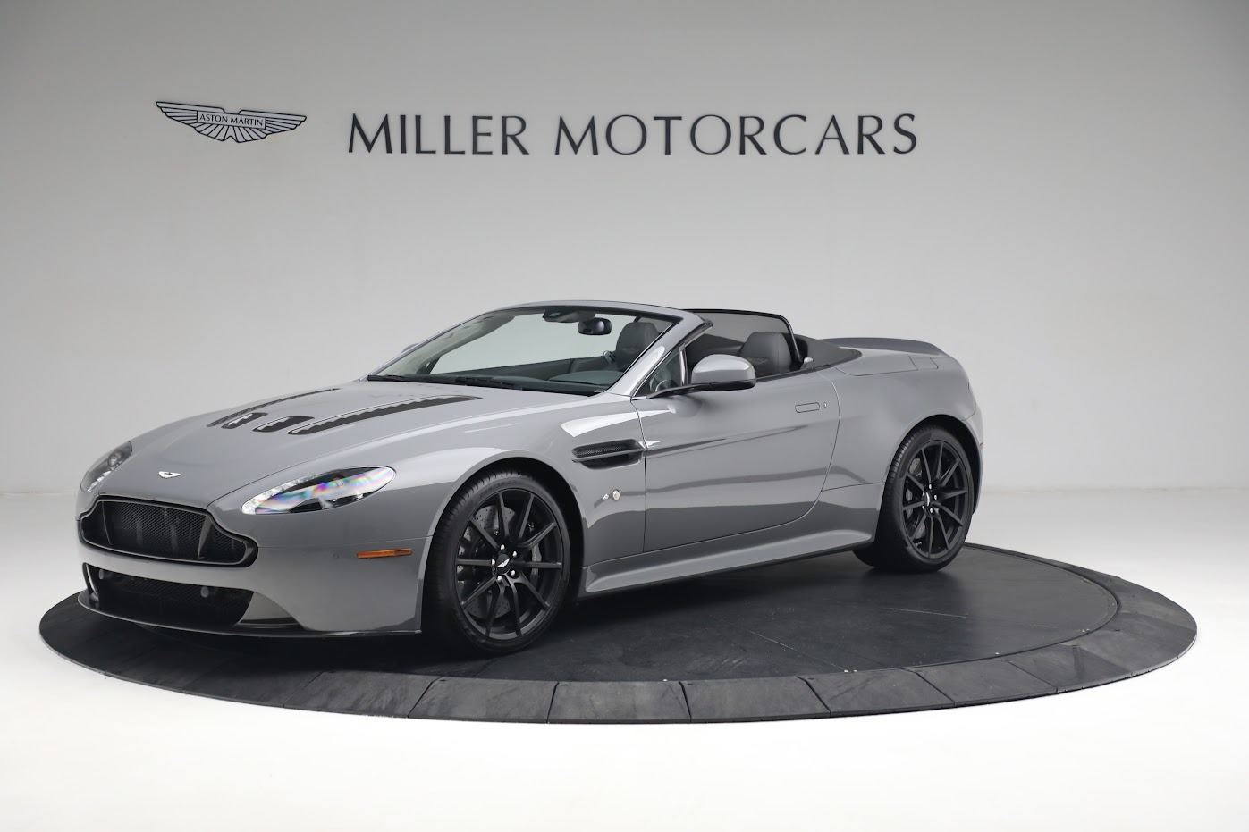 Used 2017 Aston Martin V12 Vantage S Roadster for sale Call for price at Pagani of Greenwich in Greenwich CT 06830 1