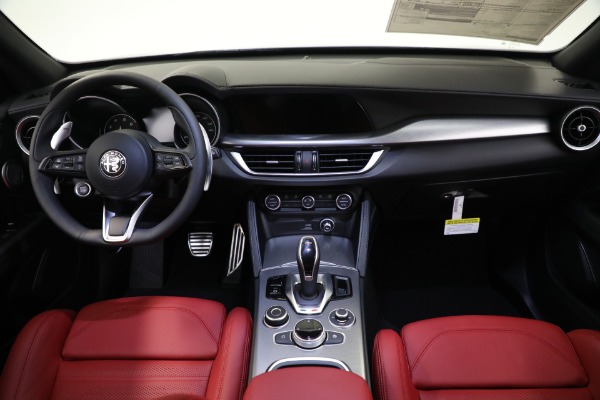 New 2023 Alfa Romeo Stelvio Veloce for sale $48,900 at Pagani of Greenwich in Greenwich CT 06830 23