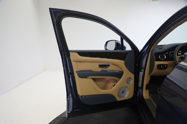 New 2023 Bentley Bentayga Hybrid for sale $250,740 at Pagani of Greenwich in Greenwich CT 06830 20