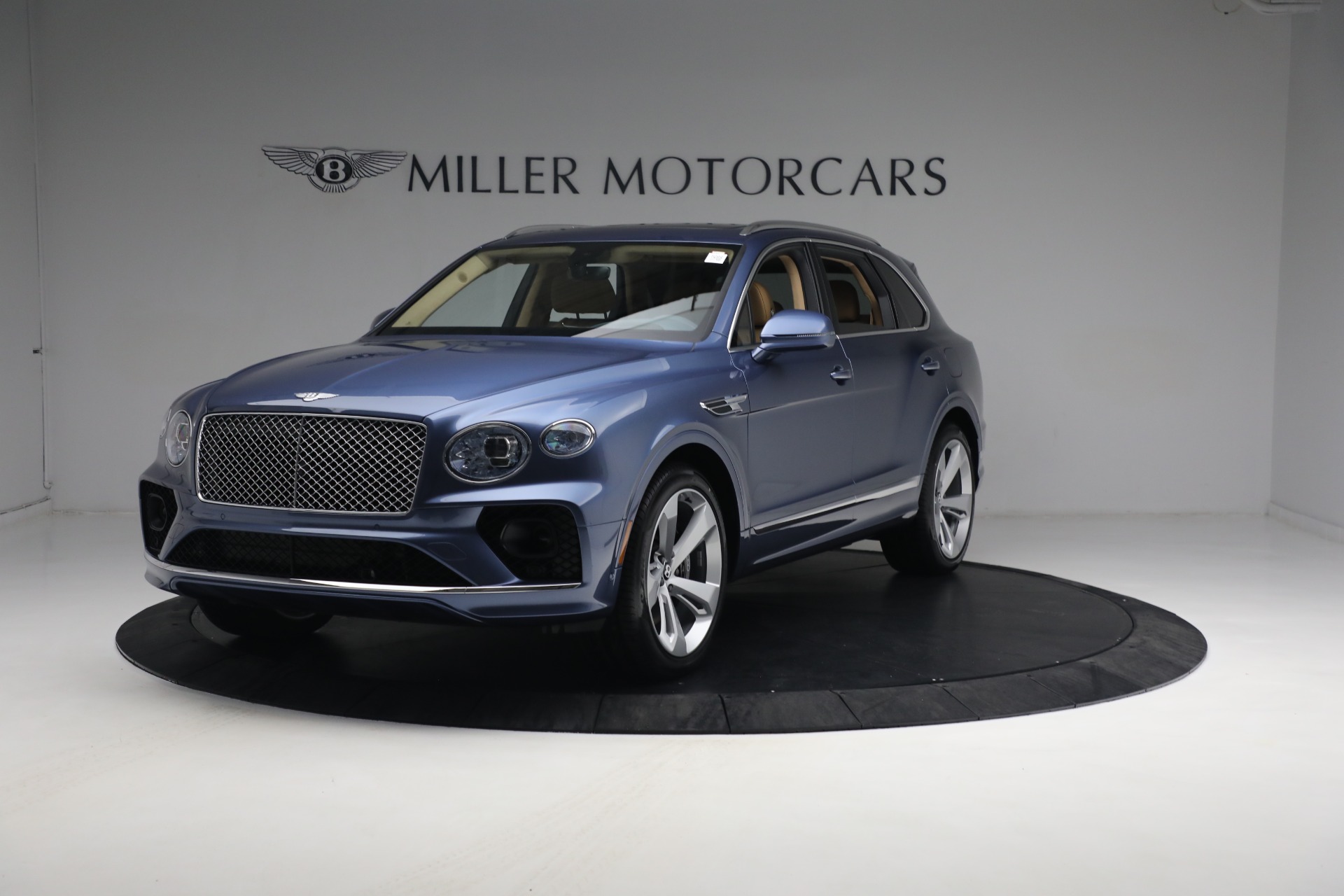 New 2023 Bentley Bentayga Hybrid for sale $250,740 at Pagani of Greenwich in Greenwich CT 06830 1