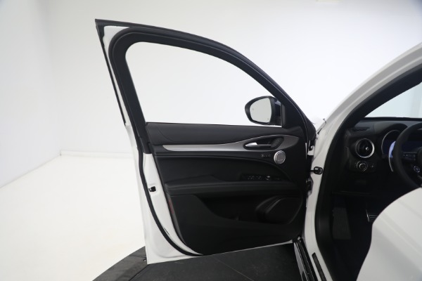 New 2024 Alfa Romeo Stelvio Veloce for sale $56,095 at Pagani of Greenwich in Greenwich CT 06830 25