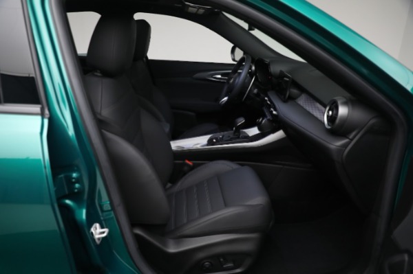 New 2024 Alfa Romeo Tonale Veloce for sale $58,840 at Pagani of Greenwich in Greenwich CT 06830 21