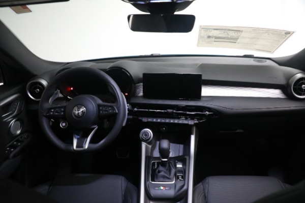 New 2024 Alfa Romeo Tonale Veloce for sale $58,840 at Pagani of Greenwich in Greenwich CT 06830 28