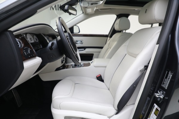 Used 2019 Rolls-Royce Ghost for sale $225,895 at Pagani of Greenwich in Greenwich CT 06830 22