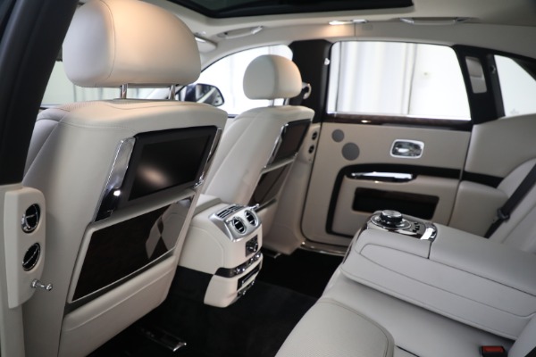 Used 2019 Rolls-Royce Ghost for sale $225,895 at Pagani of Greenwich in Greenwich CT 06830 24
