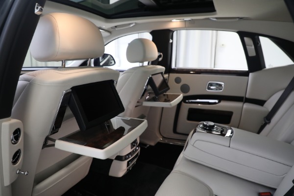 Used 2019 Rolls-Royce Ghost for sale $225,895 at Pagani of Greenwich in Greenwich CT 06830 25