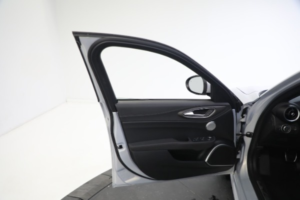 New 2023 Alfa Romeo Giulia Ti for sale Call for price at Pagani of Greenwich in Greenwich CT 06830 26