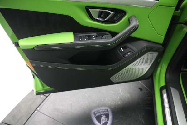 Used 2022 Lamborghini Urus for sale $269,900 at Pagani of Greenwich in Greenwich CT 06830 15