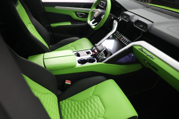 Used 2022 Lamborghini Urus for sale $269,900 at Pagani of Greenwich in Greenwich CT 06830 21