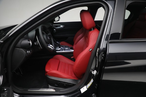 New 2024 Alfa Romeo Giulia Veloce for sale $55,350 at Pagani of Greenwich in Greenwich CT 06830 22