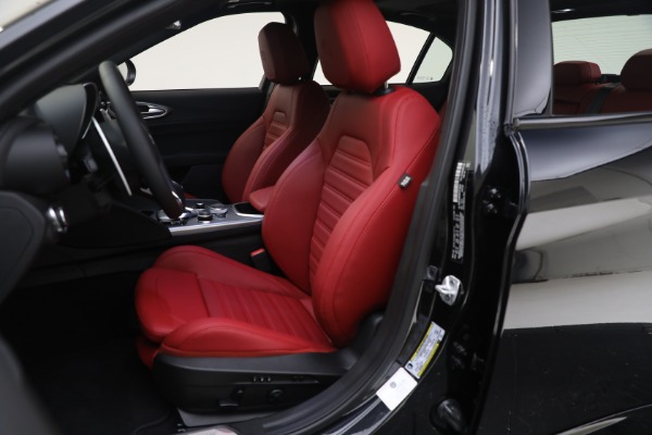New 2024 Alfa Romeo Giulia Veloce for sale $55,350 at Pagani of Greenwich in Greenwich CT 06830 23