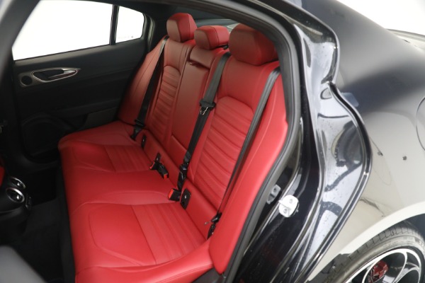 New 2024 Alfa Romeo Giulia Veloce for sale $55,350 at Pagani of Greenwich in Greenwich CT 06830 28