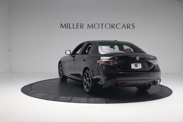 New 2024 Alfa Romeo Giulia Veloce for sale $55,350 at Pagani of Greenwich in Greenwich CT 06830 8