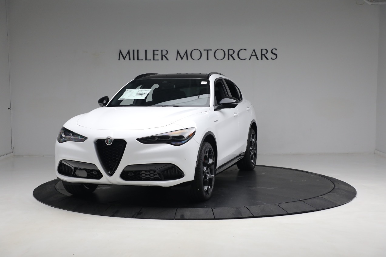 New 2024 Alfa Romeo Stelvio Veloce for sale $55,495 at Pagani of Greenwich in Greenwich CT 06830 1