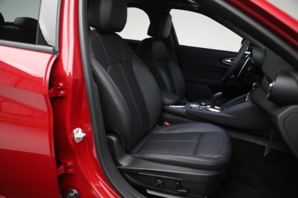 New 2024 Alfa Romeo Giulia Sprint for sale Sold at Pagani of Greenwich in Greenwich CT 06830 23