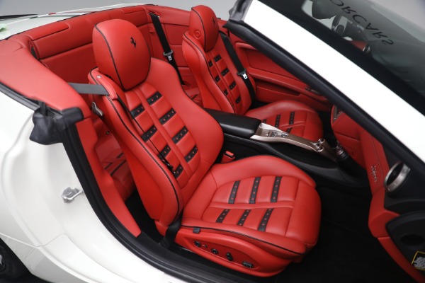 Used 2014 Ferrari California for sale $134,900 at Pagani of Greenwich in Greenwich CT 06830 25