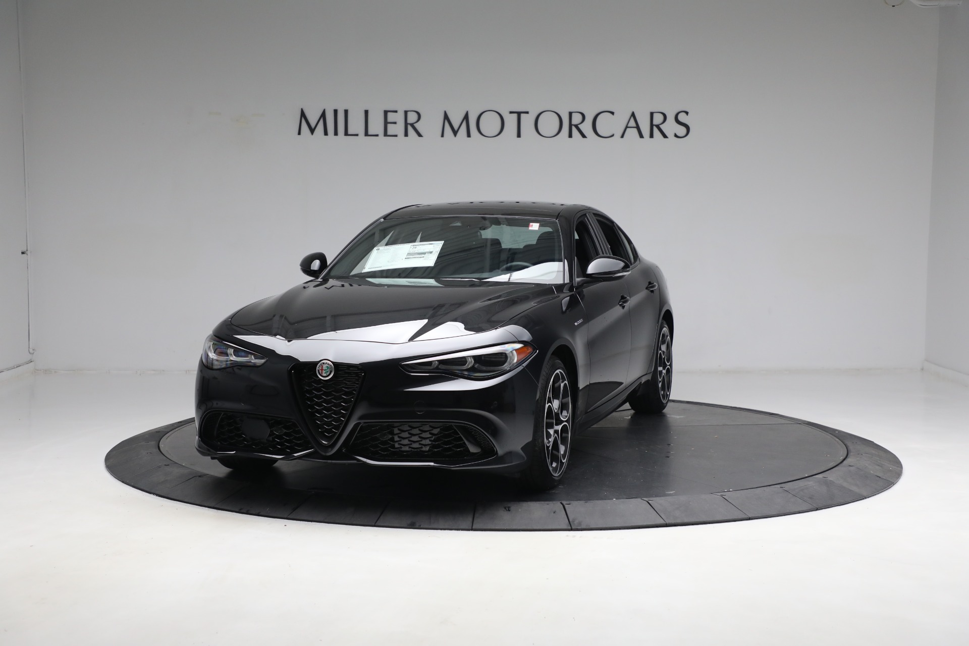 New 2024 Alfa Romeo Giulia Veloce for sale $54,600 at Pagani of Greenwich in Greenwich CT 06830 1