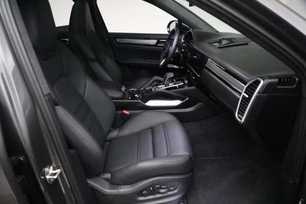 Used 2023 Porsche Cayenne Turbo Coupe for sale $149,900 at Pagani of Greenwich in Greenwich CT 06830 18