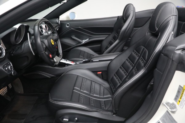 Used 2017 Ferrari California T for sale $151,900 at Pagani of Greenwich in Greenwich CT 06830 20
