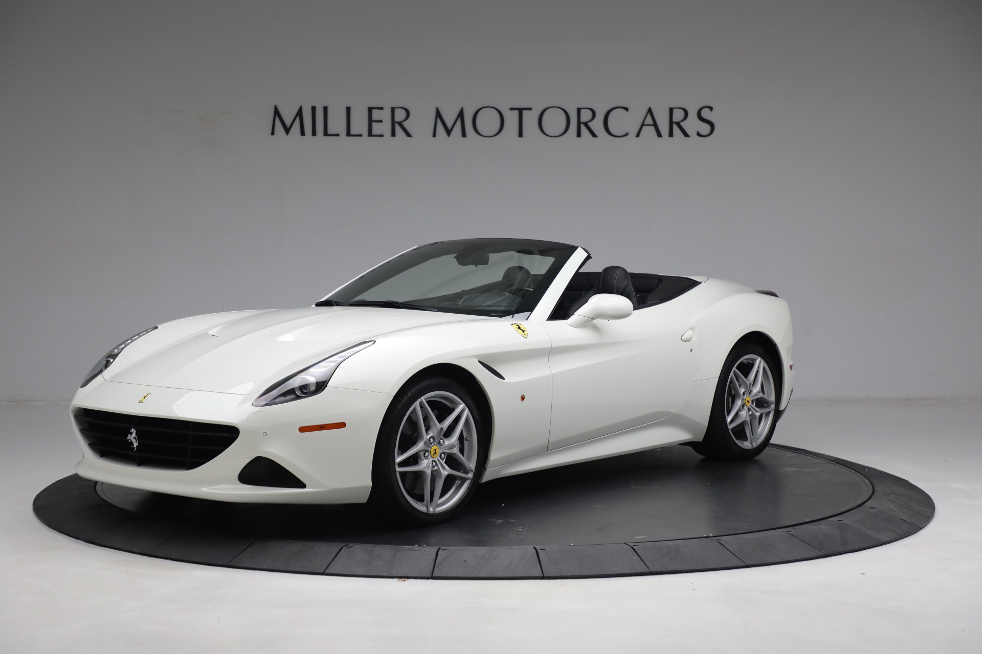 Used 2017 Ferrari California T for sale $151,900 at Pagani of Greenwich in Greenwich CT 06830 1