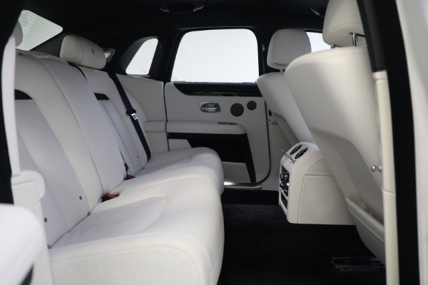 Used 2022 Rolls-Royce Ghost for sale $299,900 at Pagani of Greenwich in Greenwich CT 06830 25