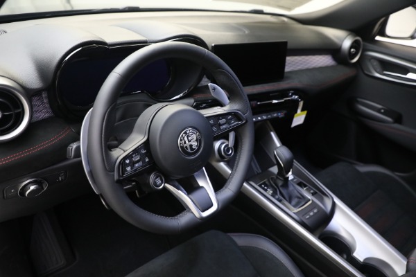 New 2024 Alfa Romeo Tonale Veloce for sale $54,790 at Pagani of Greenwich in Greenwich CT 06830 21
