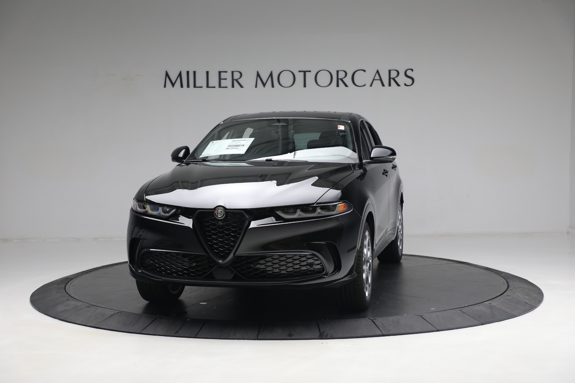 New 2024 Alfa Romeo Tonale Veloce for sale $54,790 at Pagani of Greenwich in Greenwich CT 06830 1