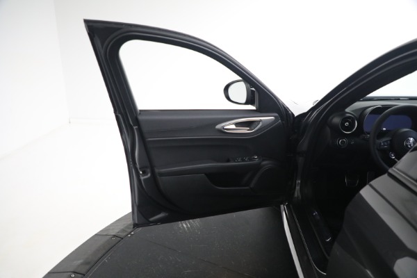 New 2024 Alfa Romeo Giulia Ti for sale $51,870 at Pagani of Greenwich in Greenwich CT 06830 25