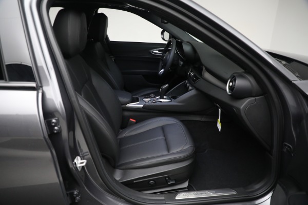 New 2024 Alfa Romeo Giulia Ti for sale $51,870 at Pagani of Greenwich in Greenwich CT 06830 26