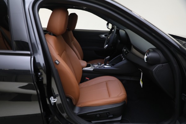 New 2024 Alfa Romeo Giulia Ti for sale $54,845 at Pagani of Greenwich in Greenwich CT 06830 24