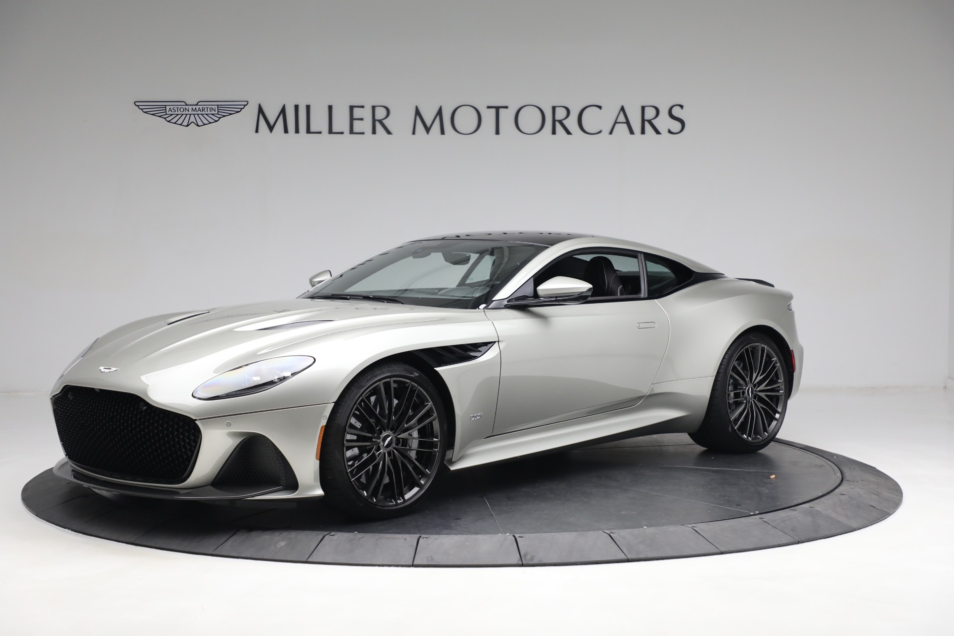 Used 2022 Aston Martin DBS Superleggera for sale $289,900 at Pagani of Greenwich in Greenwich CT 06830 1