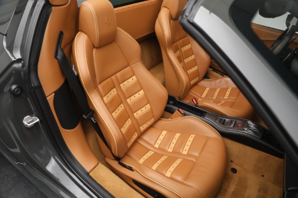 Used 2014 Ferrari 458 Spider for sale $289,900 at Pagani of Greenwich in Greenwich CT 06830 24