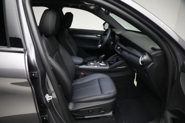 New 2024 Alfa Romeo Stelvio Ti for sale $53,330 at Pagani of Greenwich in Greenwich CT 06830 23