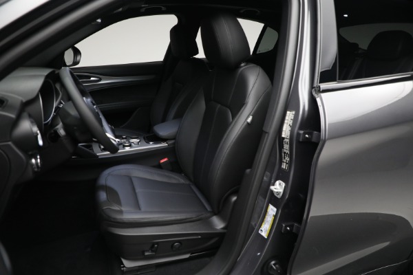New 2024 Alfa Romeo Stelvio Ti for sale $53,330 at Pagani of Greenwich in Greenwich CT 06830 24
