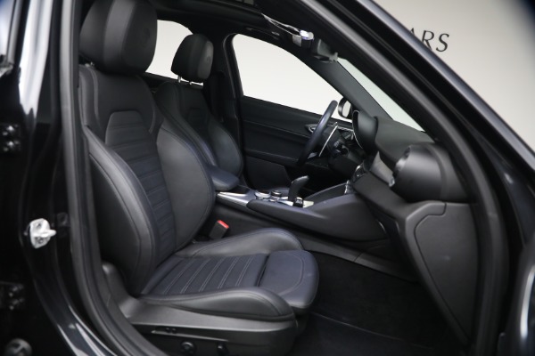 Used 2024 Alfa Romeo Giulia Veloce for sale Sold at Pagani of Greenwich in Greenwich CT 06830 16