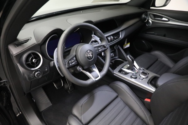 New 2024 Alfa Romeo Stelvio Veloce for sale $57,305 at Pagani of Greenwich in Greenwich CT 06830 20