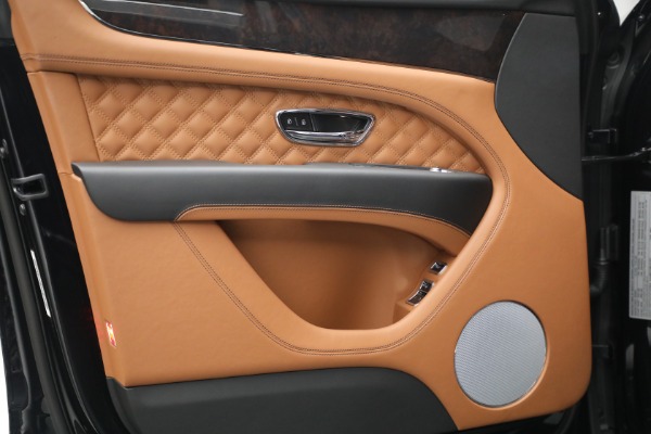 Used 2021 Bentley Bentayga V8 for sale $149,900 at Pagani of Greenwich in Greenwich CT 06830 16