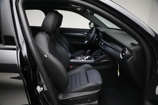 New 2024 Alfa Romeo Stelvio Veloce for sale $57,305 at Pagani of Greenwich in Greenwich CT 06830 21