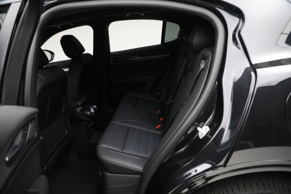 New 2024 Alfa Romeo Stelvio Veloce for sale $57,305 at Pagani of Greenwich in Greenwich CT 06830 24