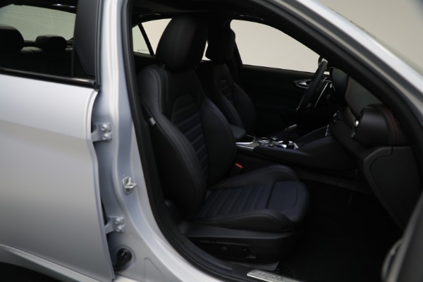 New 2024 Alfa Romeo Giulia Competizione for sale $58,160 at Pagani of Greenwich in Greenwich CT 06830 25