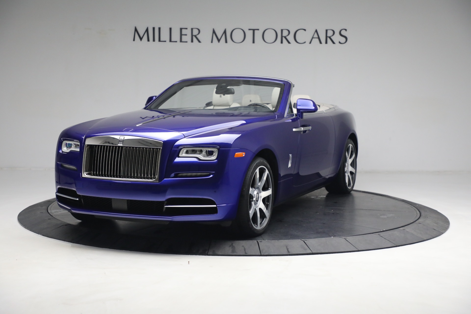 Used 2017 Rolls-Royce Dawn for sale $248,900 at Pagani of Greenwich in Greenwich CT 06830 1