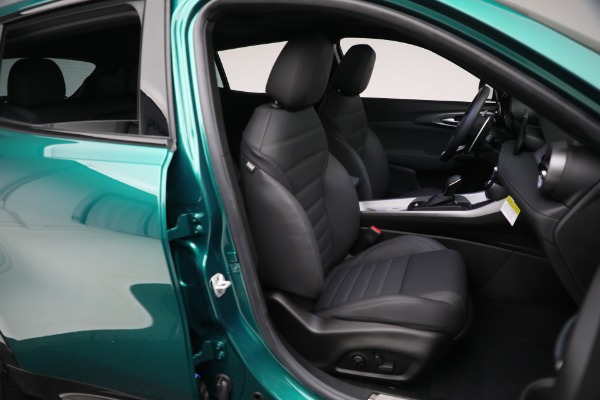 New 2024 Alfa Romeo Tonale Veloce for sale $57,490 at Pagani of Greenwich in Greenwich CT 06830 21