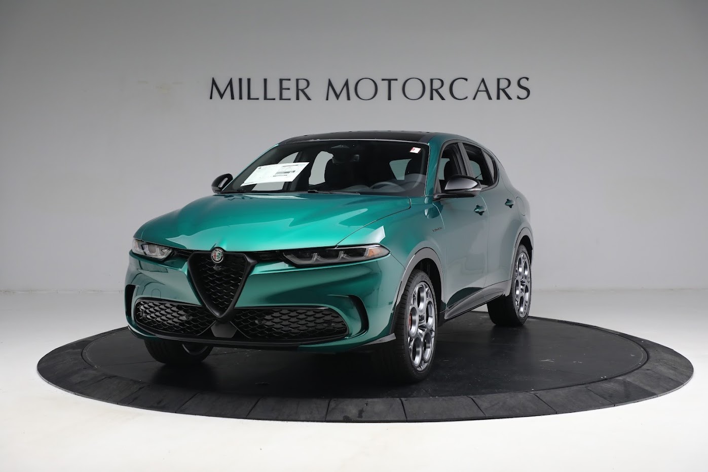 New 2024 Alfa Romeo Tonale Veloce for sale $59,340 at Pagani of Greenwich in Greenwich CT 06830 1