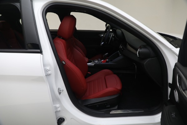 New 2024 Alfa Romeo Giulia Veloce for sale $55,285 at Pagani of Greenwich in Greenwich CT 06830 23
