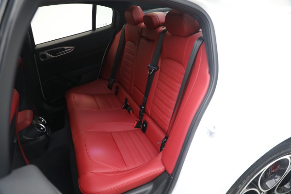 New 2024 Alfa Romeo Giulia Veloce for sale $55,285 at Pagani of Greenwich in Greenwich CT 06830 25