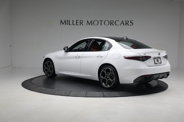 New 2024 Alfa Romeo Giulia Veloce for sale $55,285 at Pagani of Greenwich in Greenwich CT 06830 7