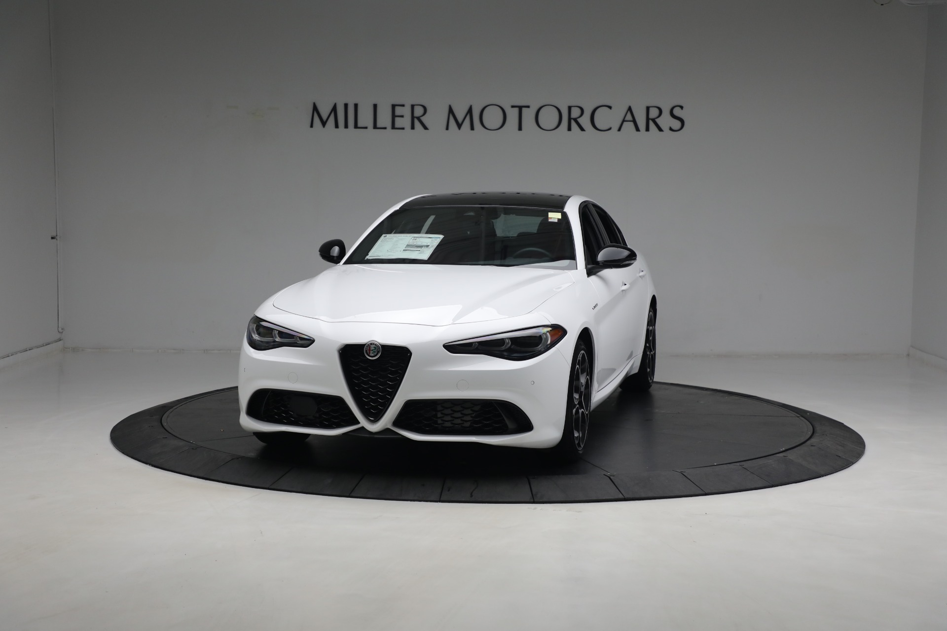 New 2024 Alfa Romeo Giulia Veloce for sale $55,285 at Pagani of Greenwich in Greenwich CT 06830 1