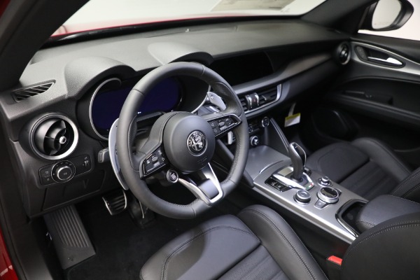 New 2024 Alfa Romeo Stelvio Veloce for sale $54,220 at Pagani of Greenwich in Greenwich CT 06830 24
